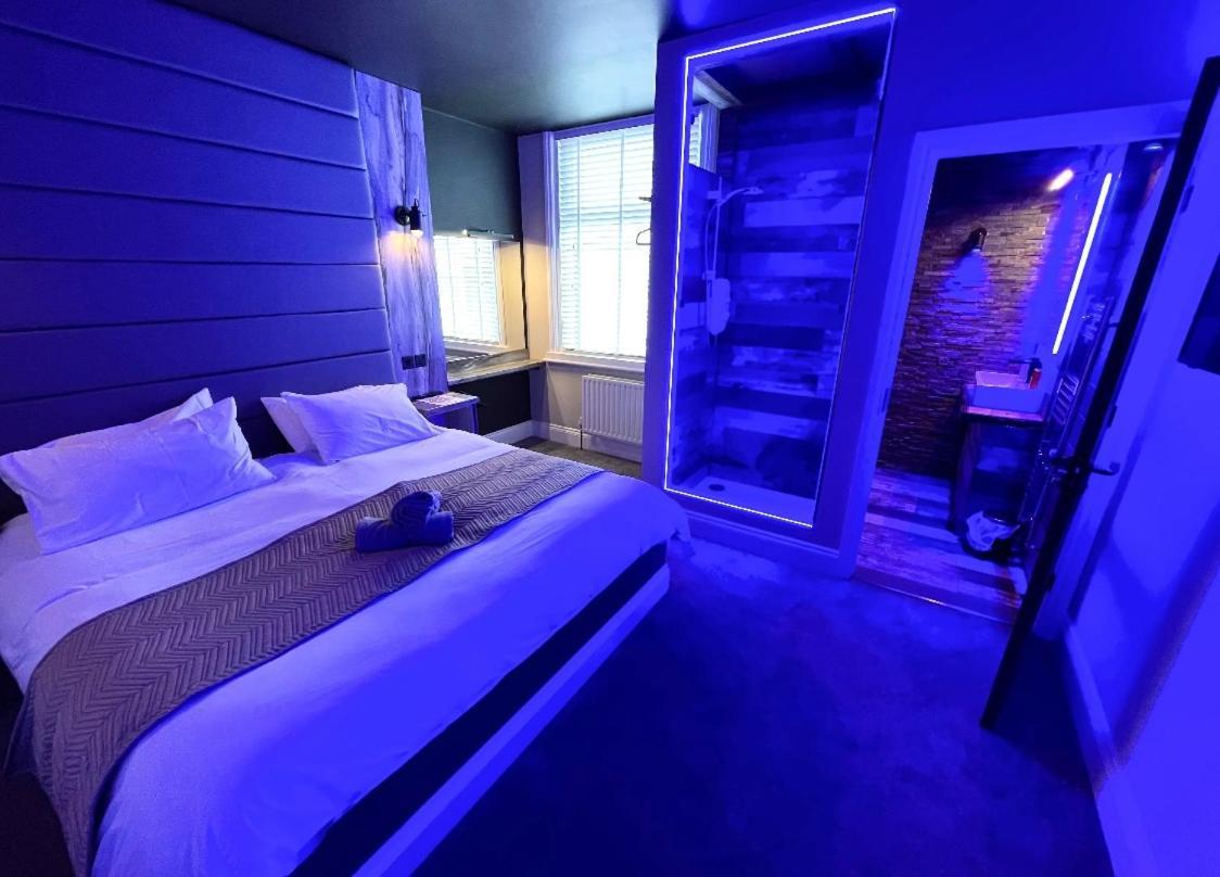 Breeze Suites - Luxury Group Accom - Sleeps 19 Blackpool Bagian luar foto