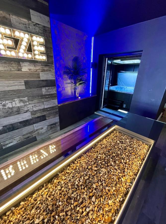 Breeze Suites - Luxury Group Accom - Sleeps 19 Blackpool Bagian luar foto