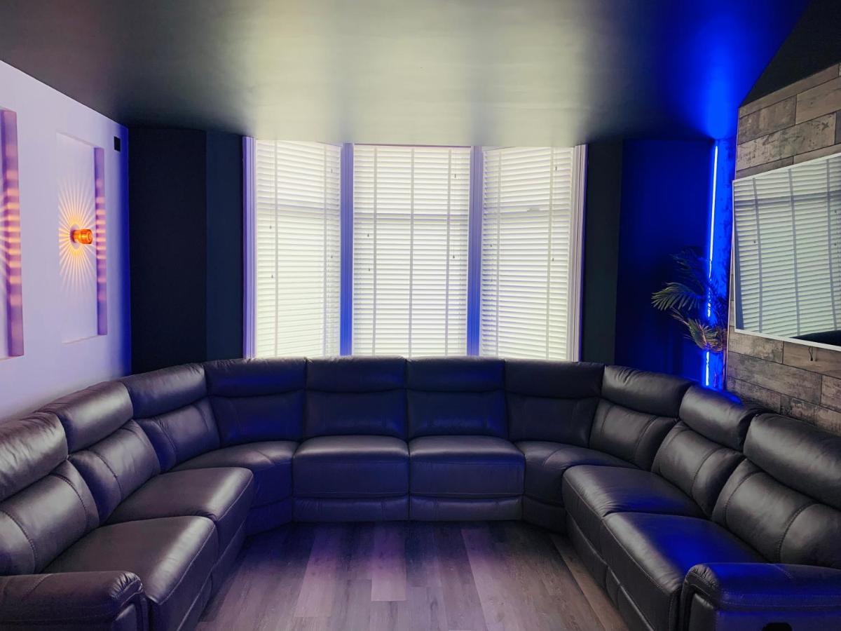 Breeze Suites - Luxury Group Accom - Sleeps 19 Blackpool Bagian luar foto