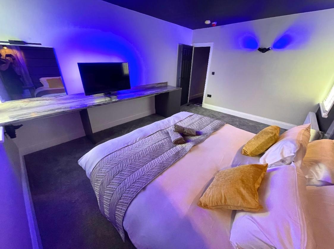 Breeze Suites - Luxury Group Accom - Sleeps 19 Blackpool Bagian luar foto