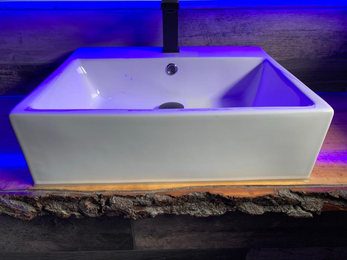 Breeze Suites - Luxury Group Accom - Sleeps 19 Blackpool Bagian luar foto